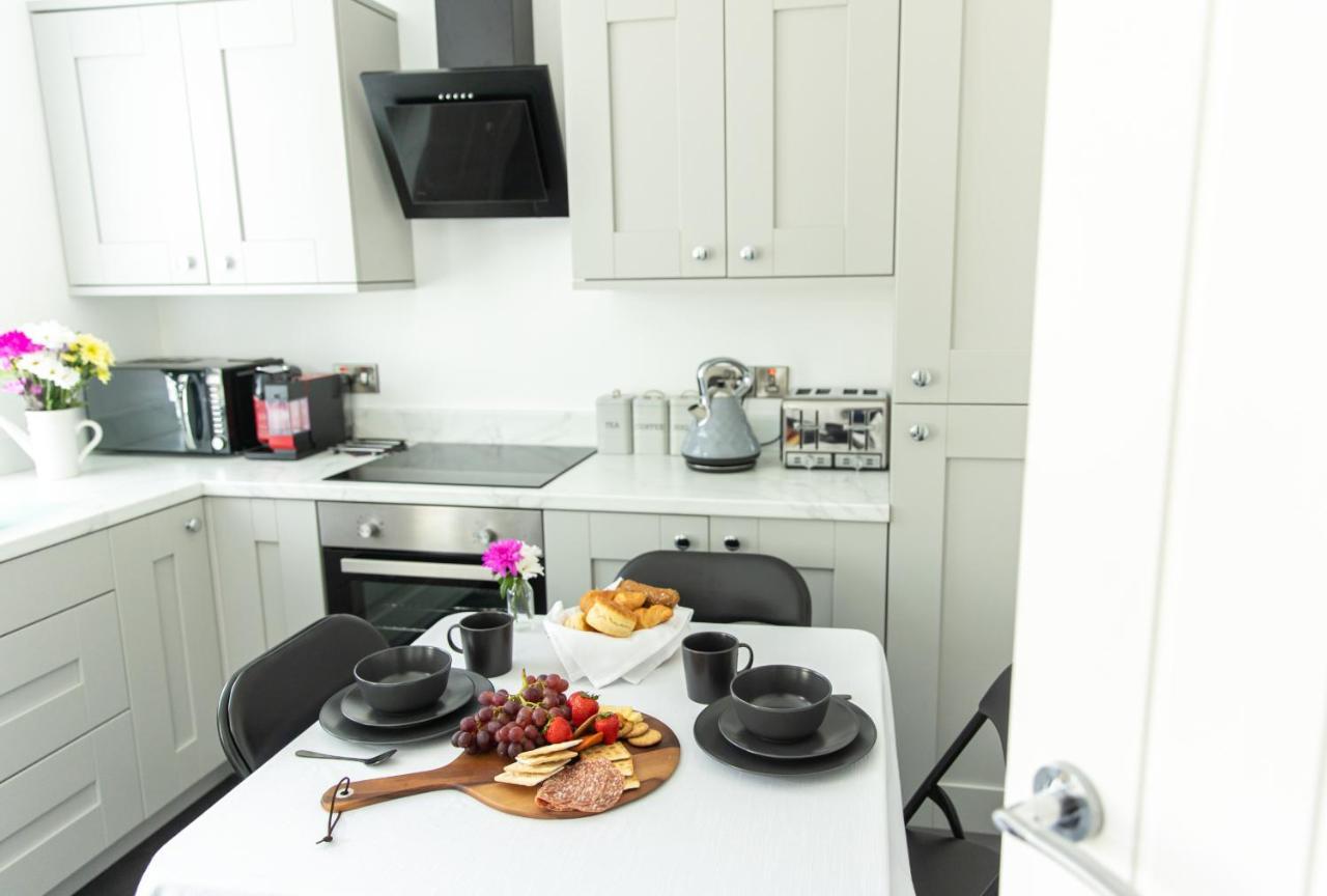 Entire Family Home , Large Rear Garden And Free Parking Belfast Exterior photo